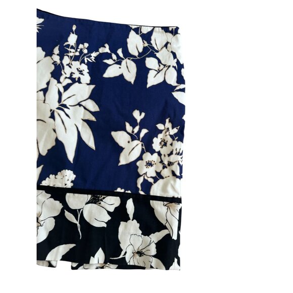WHITE HOUSE BLACK MARKET WHBM Navy Black Floral Colorblock Skirt Size 4 - Picture 2 of 6